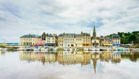 Honfleur: guida alla visita della città più pittoresca della Normandia