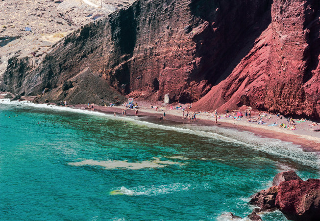 Red Beach, la spiaggia rossa di Santorini