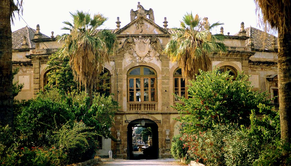 Villa Palagonia, la strana storia della villa dei mostri di Bagheria