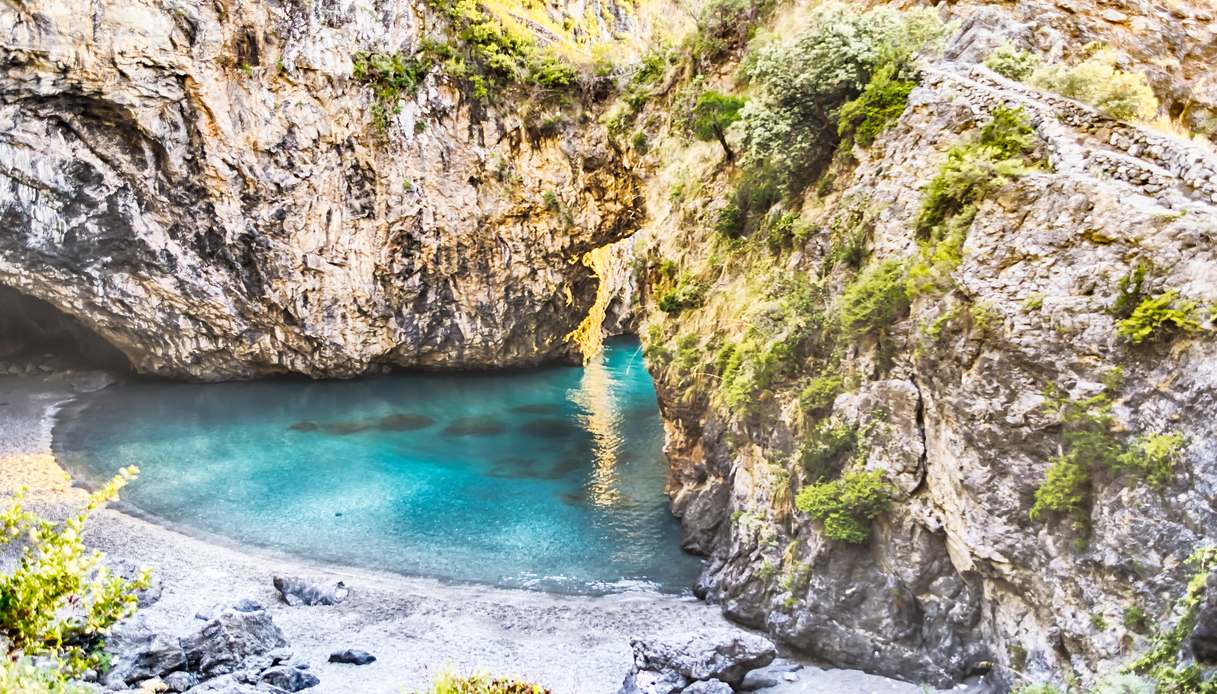 spiaggia arcomagno calabria
