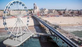 Olanda, la ruota panoramica a picco sul mare diventa ristorante