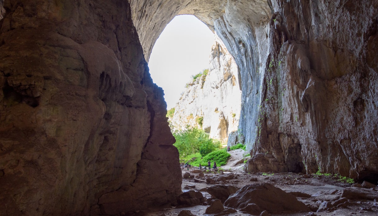 Ingresso della grotta di Prohodna