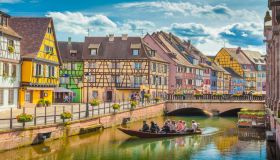 Tour di Colmar, l’elegante borgo sospeso della Francia