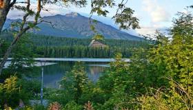 Viaggio nei monti Tatra, tra vette innevate e laghi incantati