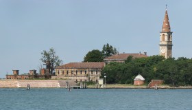 Nella laguna di Venezia c’è un’isola con il record di fantasmi