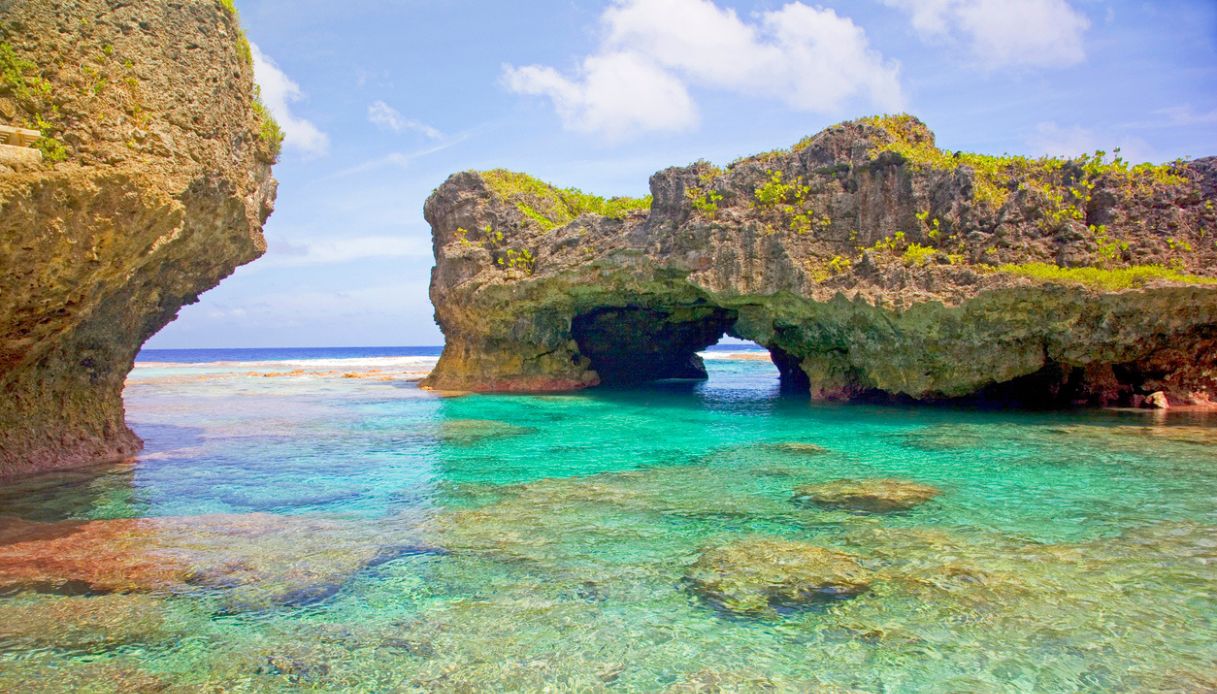 Le Limu Pools, piscine naturali che si sono formate sull'isola di Niue