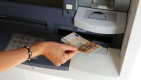 Come fare bancomat a Parigi