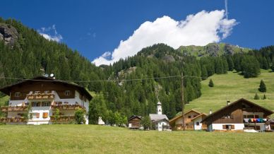 Cosa vedere a Penia di Canazei, oasi ai piedi delle Dolomiti