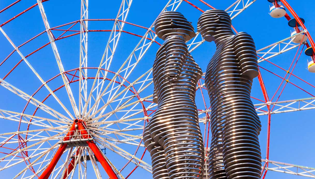 Ali e Nino, le statue in movimento che incantano