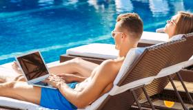 Ti colleghi al wi-fi in hotel? Ecco cosa devi sapere per farlo in tutta sicurezza