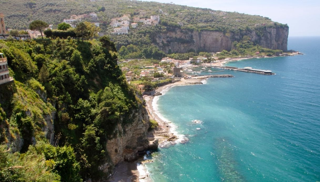 Le spiagge più belle tra Piano di Sorrento e Massa Lubrense