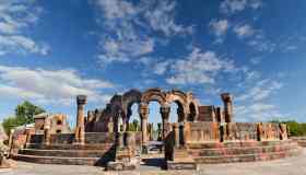 In Armenia con Luca Argentero: i luoghi di “Hotel Gagarin”