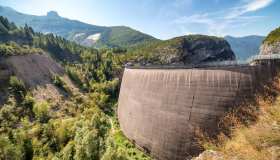 Visitare la diga del Vajont nel Parco delle Dolomiti Friulane