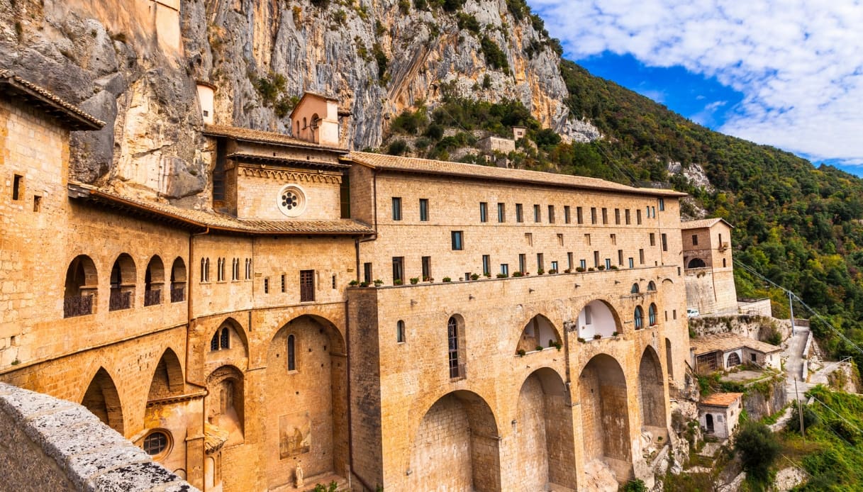 Subiaco, il borgo laziale che ospita la “soglia del Paradiso”