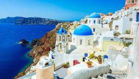 In traghetto, tra le isole greche con il pass low cost che dura un mese