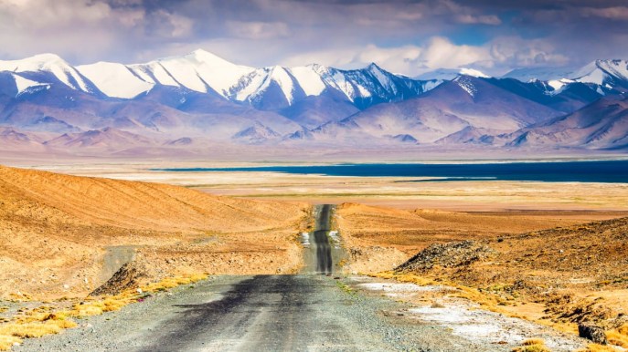Si trova in Asia, l’on the road più epico del pianeta