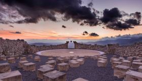 L’incredibile teatro di Andromeda costruito da un pastore siciliano