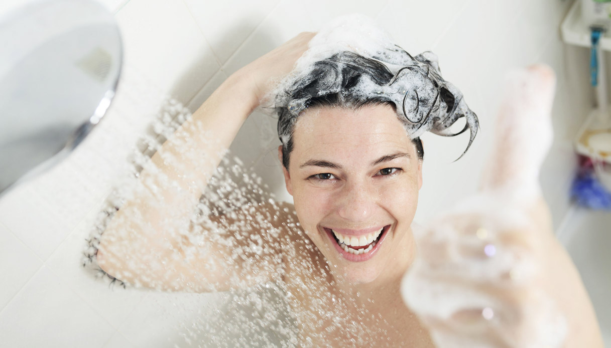 Una doccia a 11mila metri: come si viaggia in Prima Classe