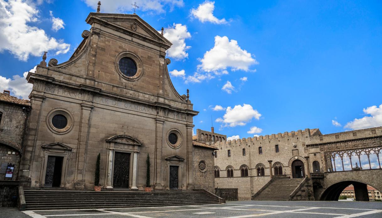 Piazza San Lorenzo, Viterbo