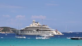 Dilbar, il super yacht da 500 milioni di euro, il più grande del mondo