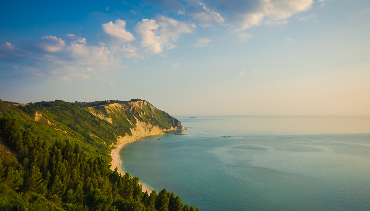Alla scoperta del Trave di Ancona e della sua spiaggia che incanta