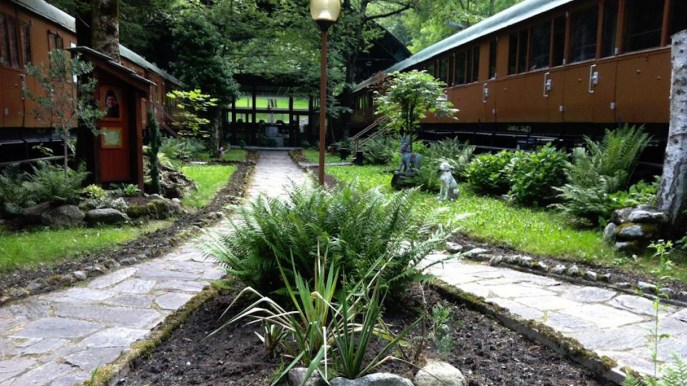 In Piemonte, il villaggio dei treni in cui si soggiorna in antiche carrozze