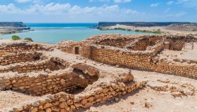 In Oman, l’esperienza più autentica è il glamping tra le dune e il mare
