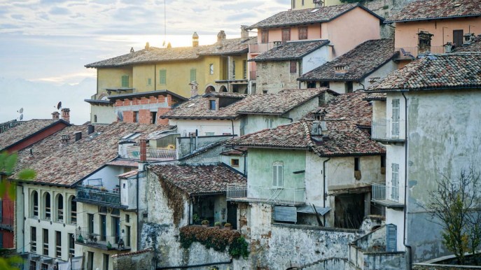 Monforte d’Alba, un borgo medievale tra i vigneti del Piemonte