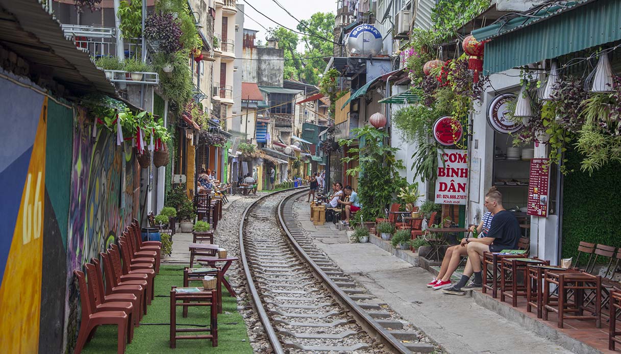 Bar lungo Train Street