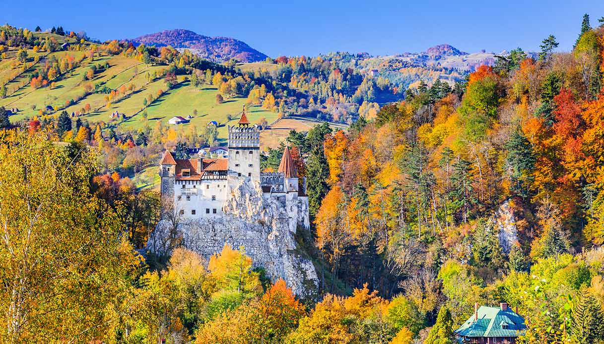 Castello di Bran da lontano