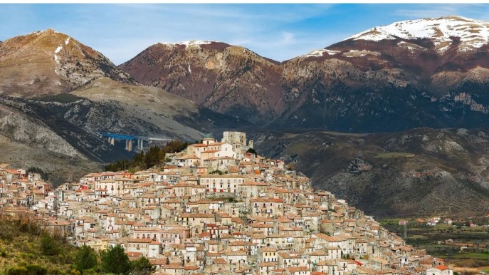 Scorci da sogno e un parco della lavanda nel borgo di Morano Calabro