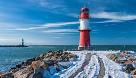 Sciare sulle isole: i luoghi dove il mare e la neve si incontrano