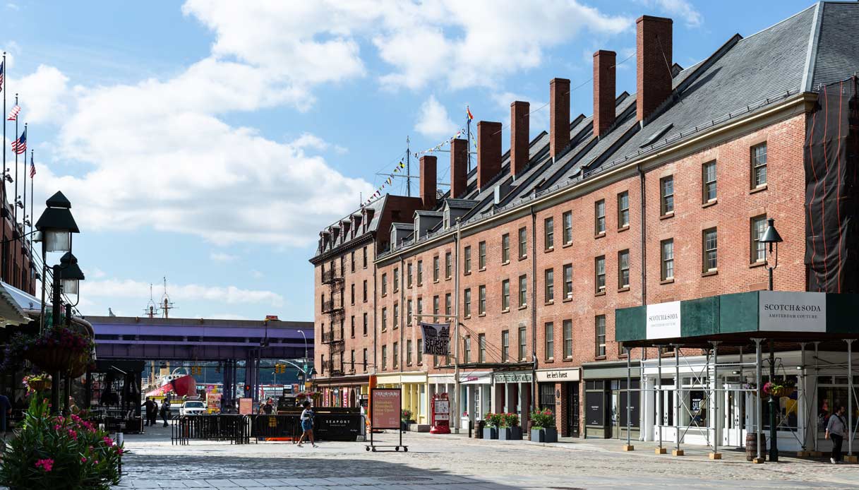 new-york-seaport-fulton-street