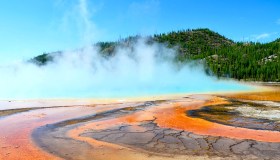 La Morning Glory Pool un tempo era blu, poi ha cambiato colore: ecco perché