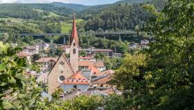 Viaggio a Chiusa, il borgo altoatesino dall’anima artistica