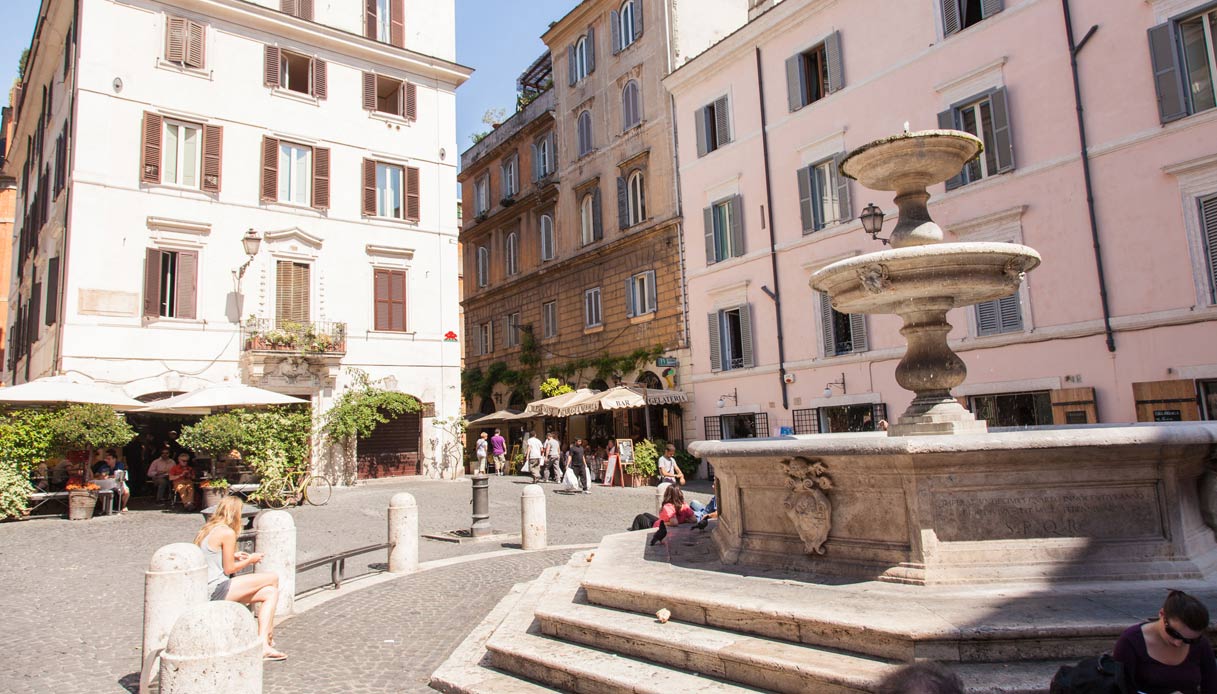 Roma-Piazza-della-Madonna-dei-Monti