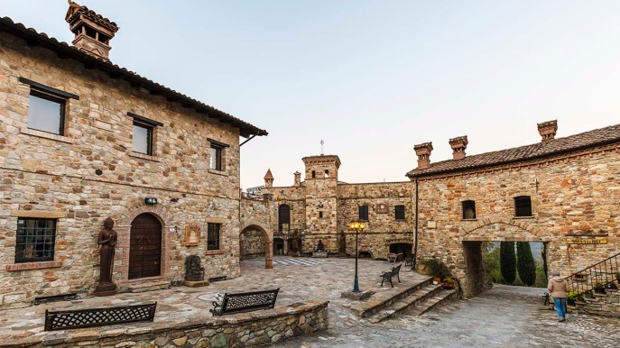 Votigno, il borgo medievale che ospita un monastero buddista