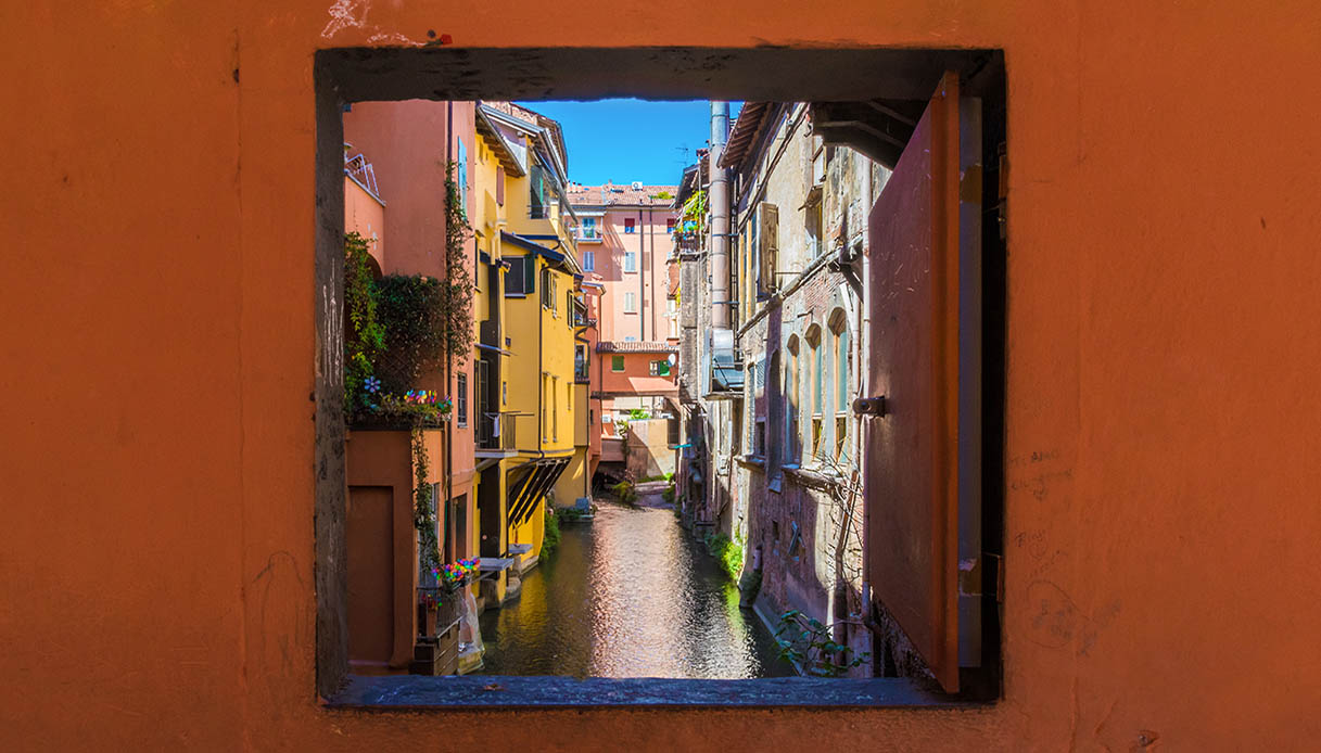 finestrella via piella bologna