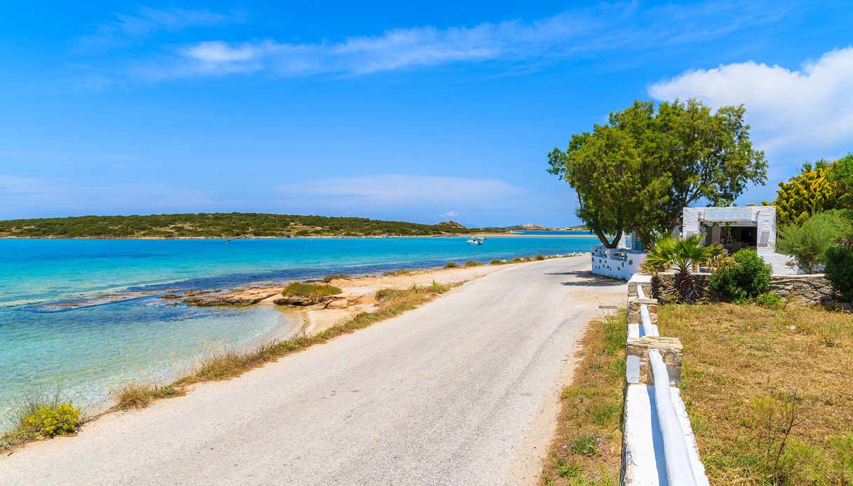 naoussa-paros-spiaggia