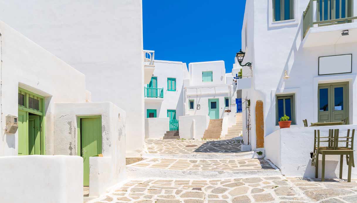 naoussa-paros-spiaggia