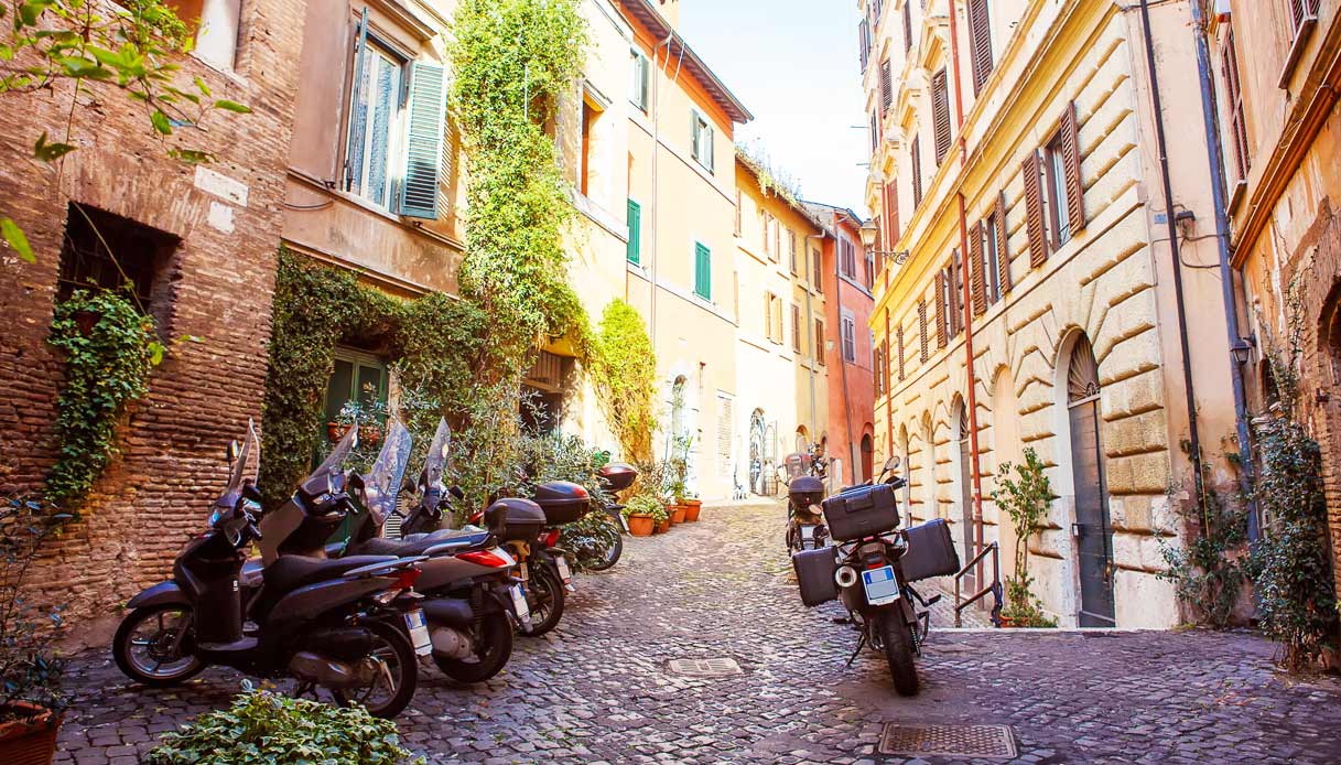 roma-vicolo-scooter