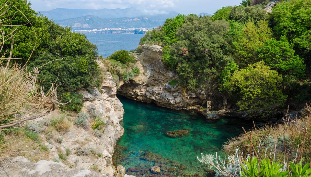 Bagni della Regina Giovanna, paradiso segreto vicino a Sorrento