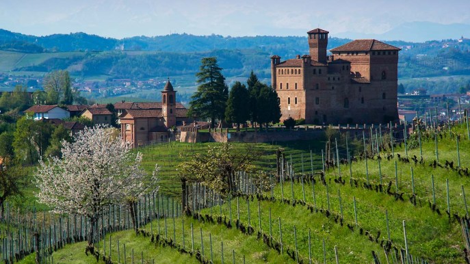 Grinzane Cavour, lo storico borgo del Piemonte con l’iconico castello