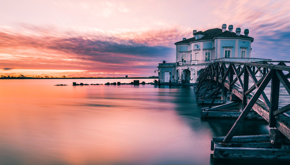 il tramonto sulla casina Vanvitelliana