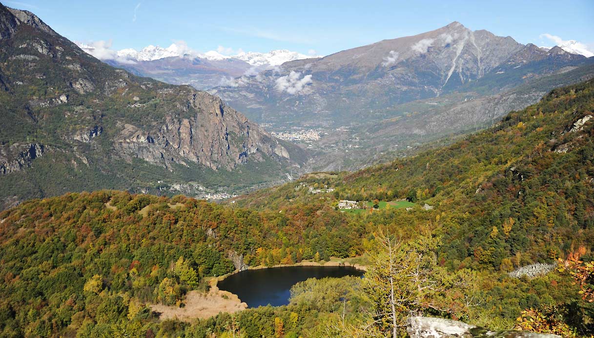 VALLE-D'AOSTA-Lago-di-Villa-Challand-Saint-Victor