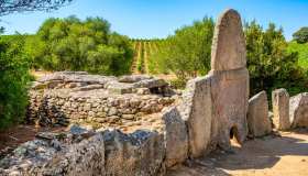 Arzachena, in viaggio tra tombe dei giganti e altre meraviglie