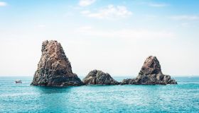 I faraglioni dei Ciclopi di Aci Trezza: bellezza e leggende