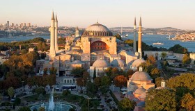 Santa Sofia, il gioiello di Istanbul si trasforma in moschea