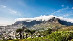 La leggendaria tovaglia bianca che avvolge Table Mountain