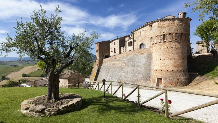 Arcevia e il castello di Loretello, perla marchigiana